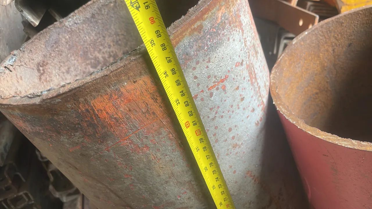 At Centro X there is a 10-inch iron pipe64374835294083121