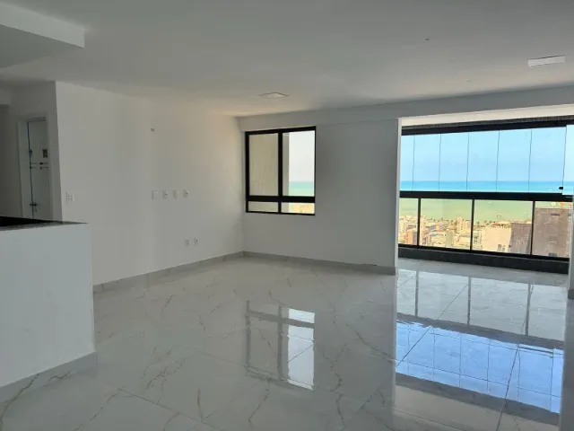 Apartamento com 2 suítes, em Tambaú. Vista livre e panorâmica para o mar.
