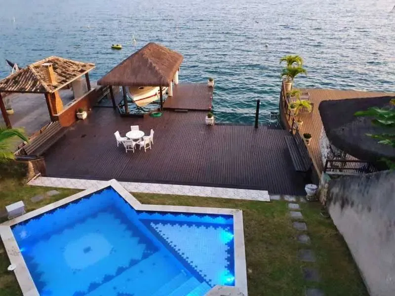 Casa em Condomínio : / Residencial / Portogalo