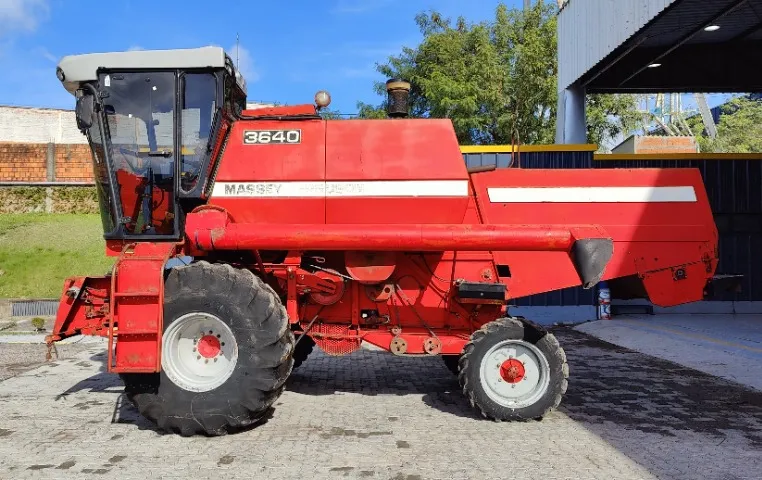 Colheitadeira Massey Ferguson 3640