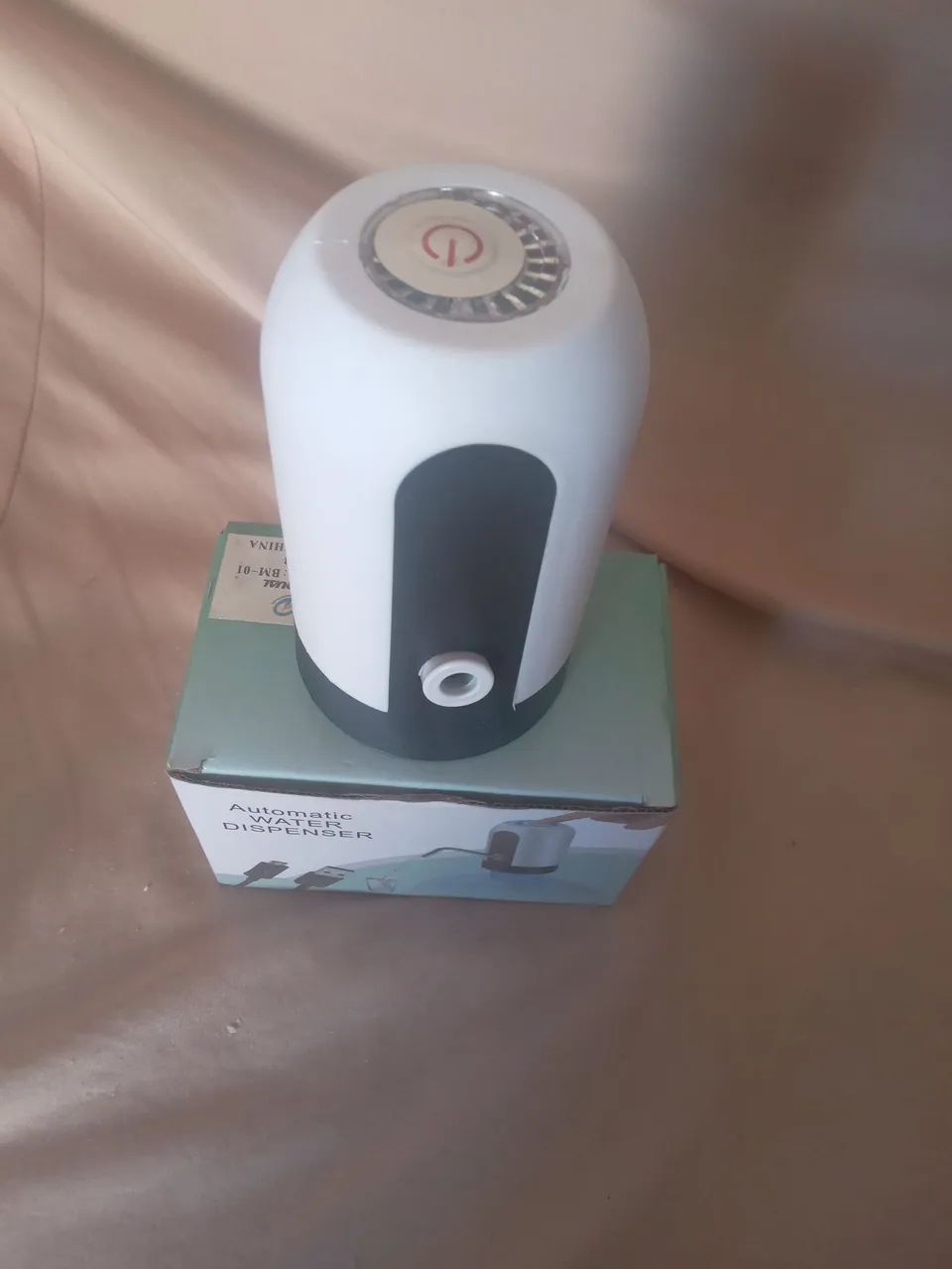 Dispensador de água automático para galão