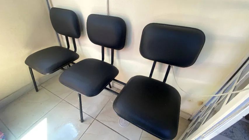 Longarina Secretária 3 Lugares (82x142x37 cm) preta  - Foto 2