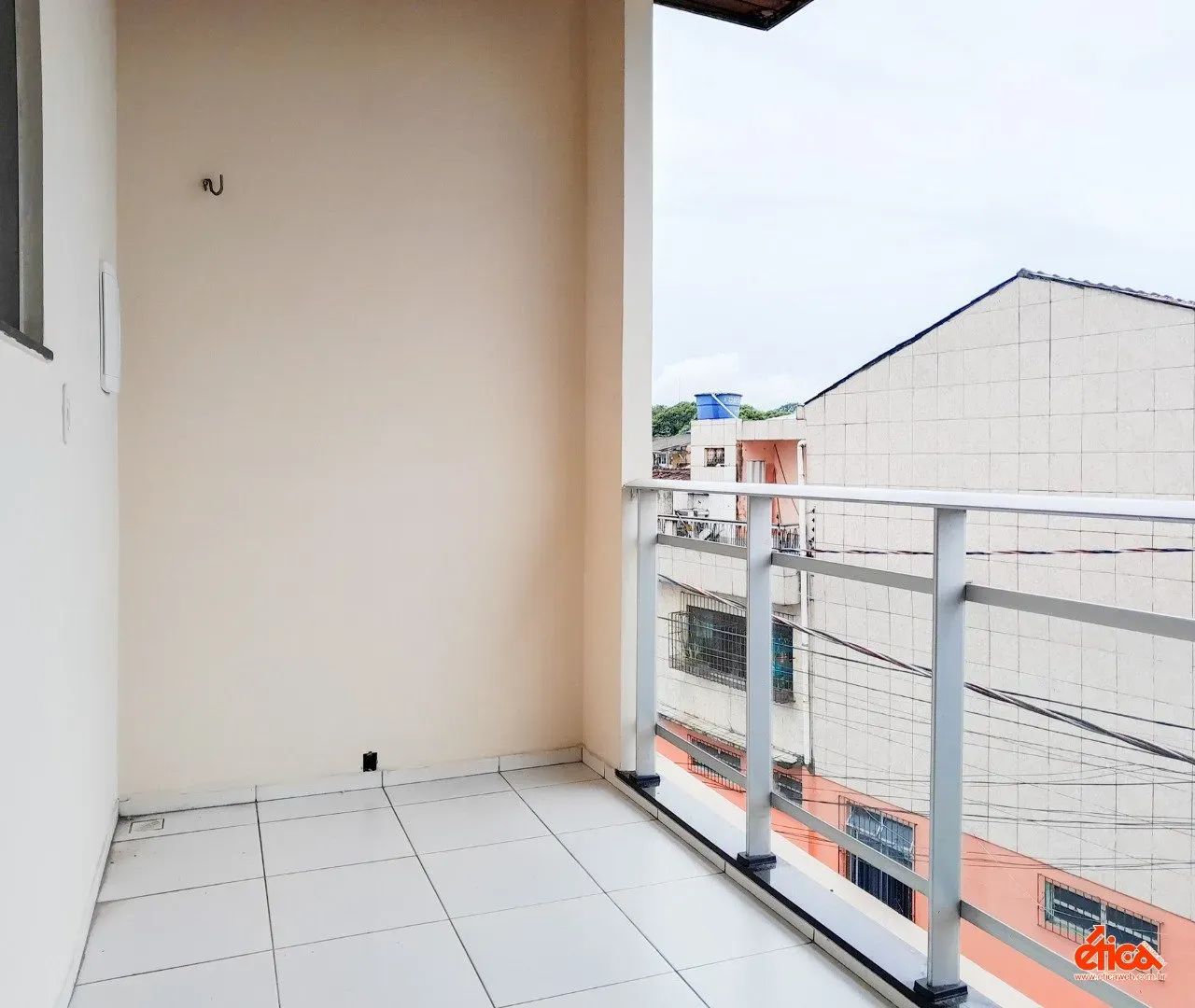 Apto. com 02 quartos sendo 01 suite SEM VAGA DE GARAGEM - Foto 2