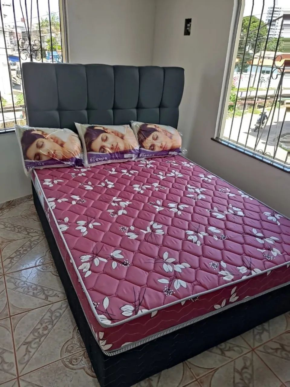 Cama Box Casal com Cabeceira e Colchão Floral