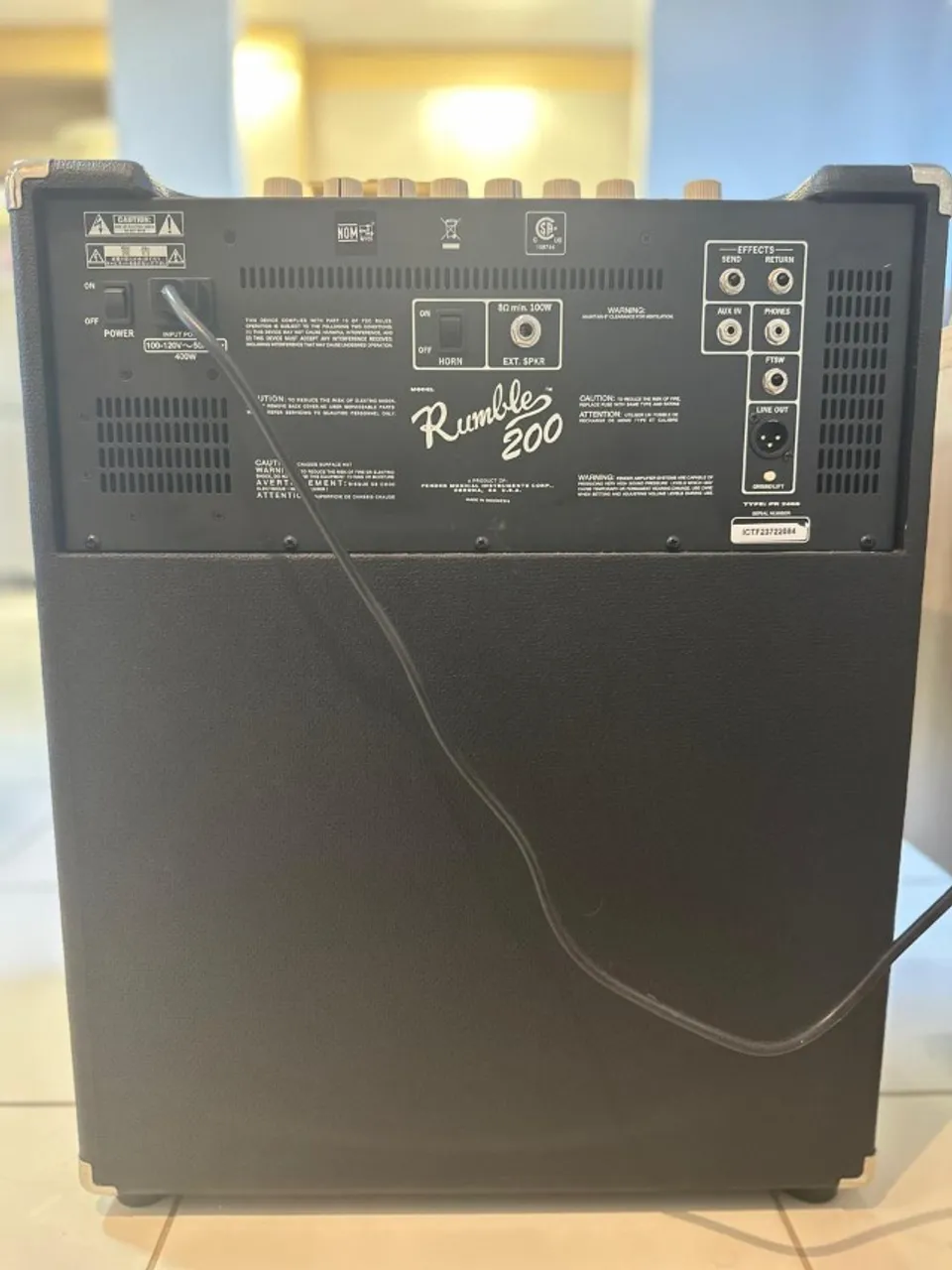 Amplificador de baixo Fender Rumble 200 com Overdrive 1x15 cor preto/prata