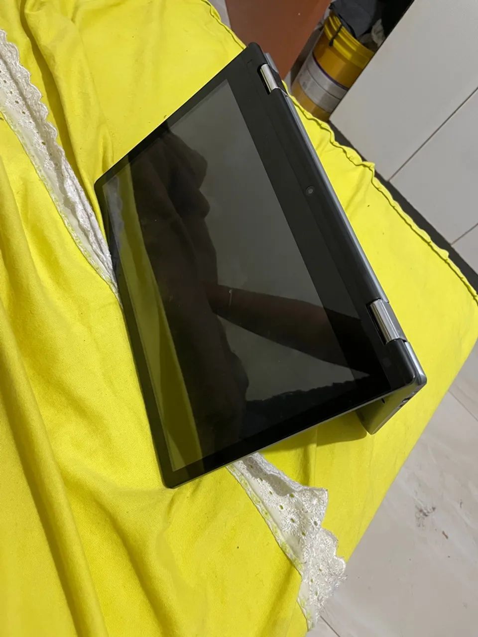 Notebook 2 em 1 em ótimo estado
