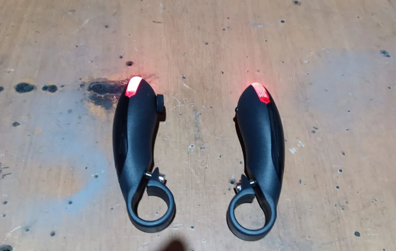 Bar hands 64305326643970123