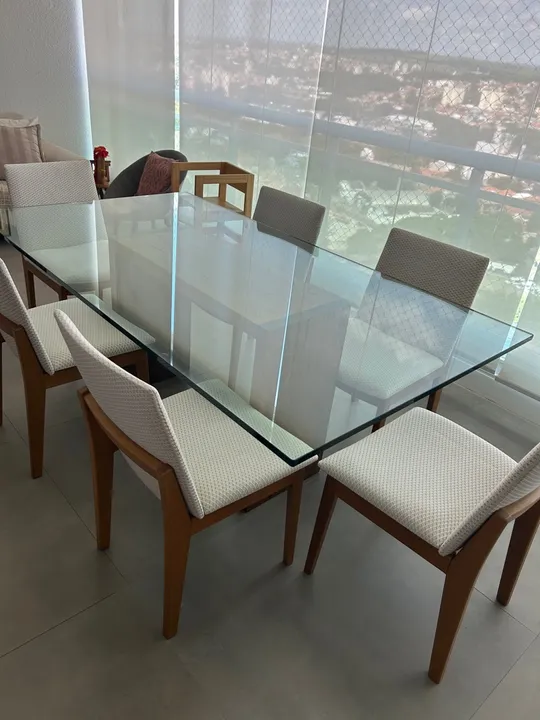 Mesa de jantar madeira maciça com tampo de vidro de 20 mm lindíssima! 2.00 m x 1.10m.