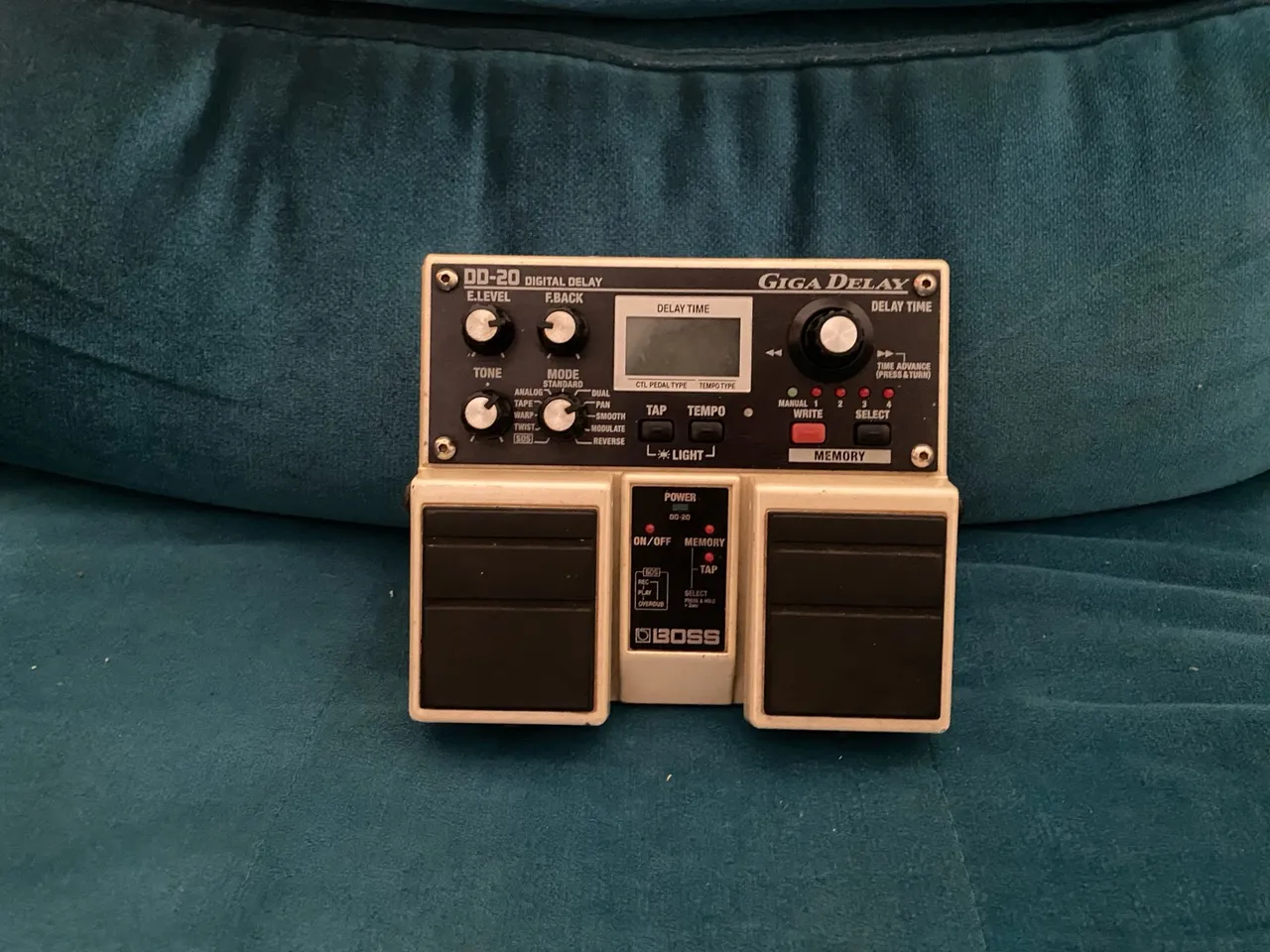 BOSS DD-20 Giga Delay - Pedal Digital de Efeitos