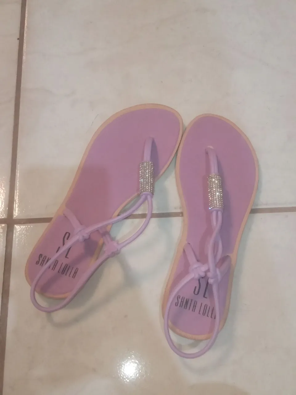 Sandália Santa Lolla Roxa com Detalhes