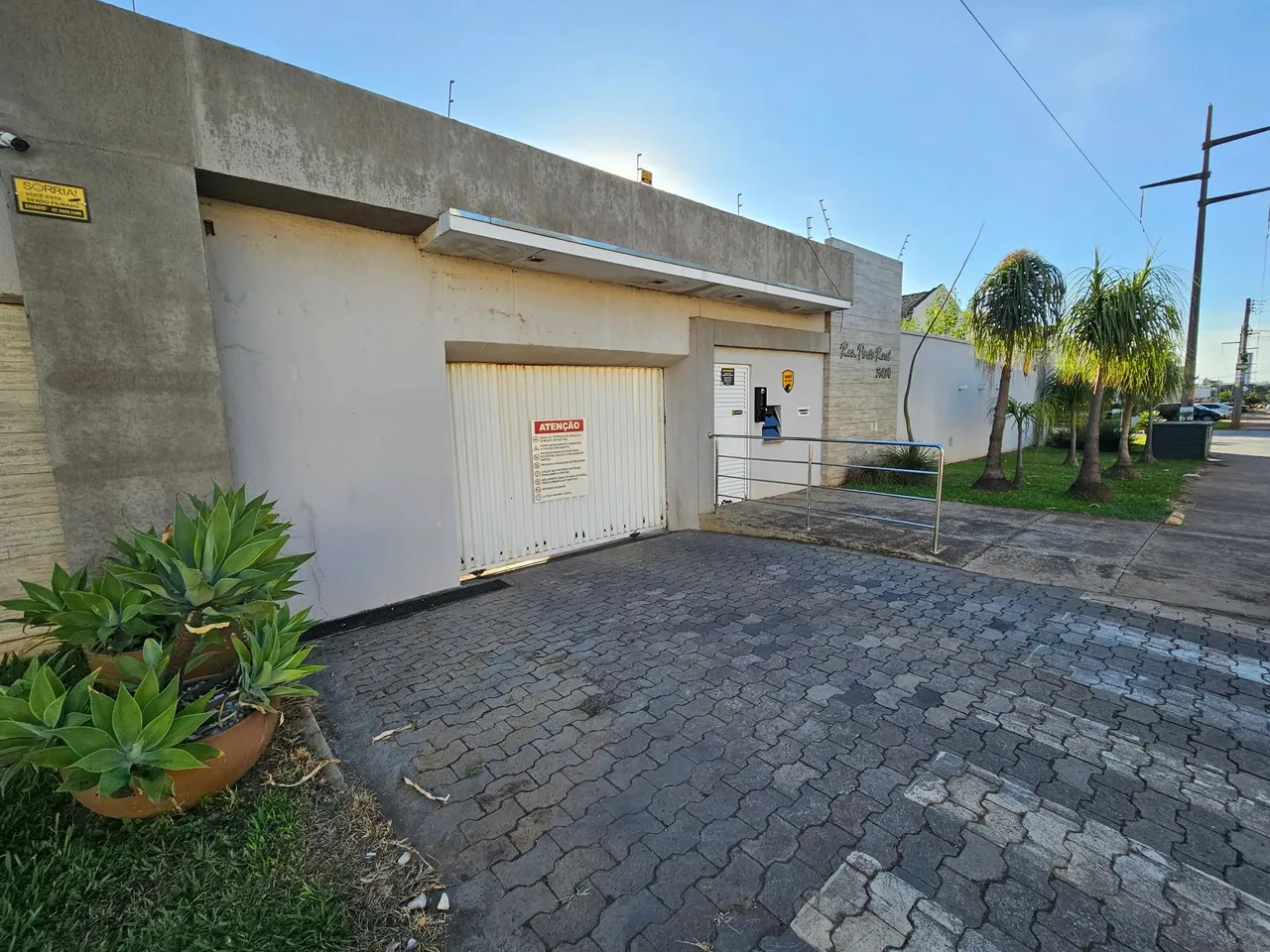 Sobrado para aluguel possui 226 metros quadrados com 4 quartos em Jardim América - Goiânia