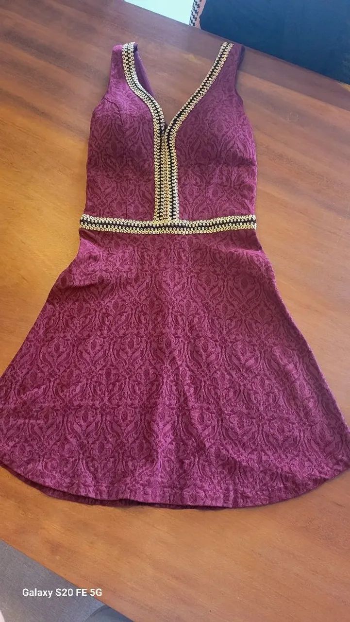 Vestido casual com renda