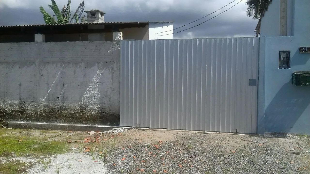 Casa em guaratuba no Paraná disponível para temporada.