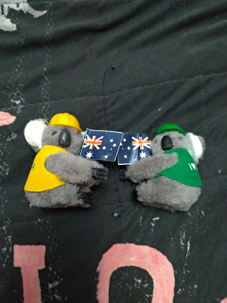 Pelúcias Koalas Australianos com Bandeira