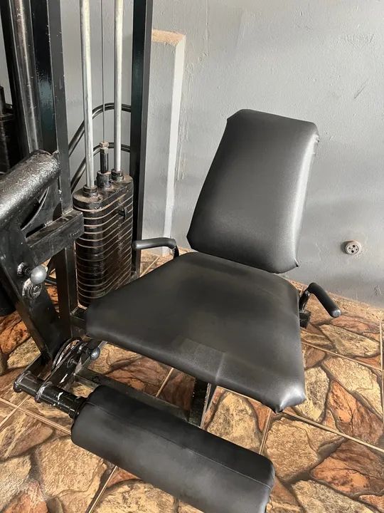 Máquina cadeira extensora academia 