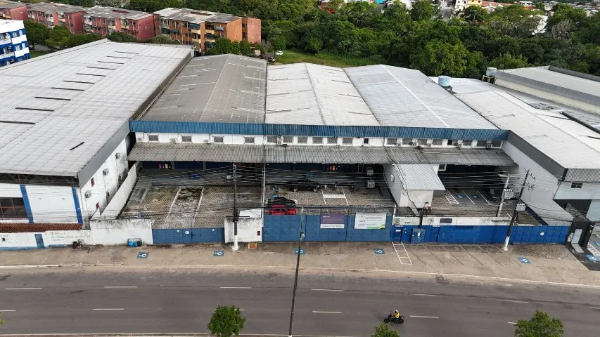 Aluguel de galpão em Manaus próximo Av. Brasil e portos em via principal