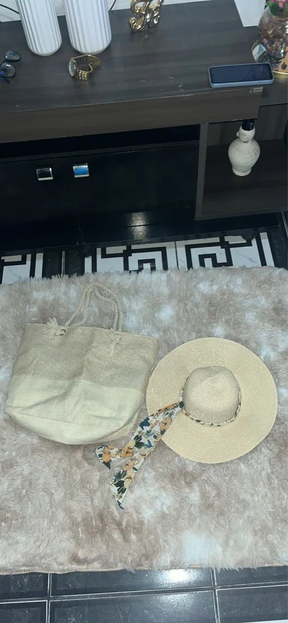 Bolsa e Chapéu de Praia
