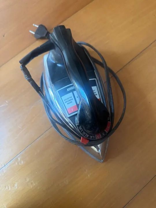 Ferro de Passar Roupa Black & Decker - Foto 2