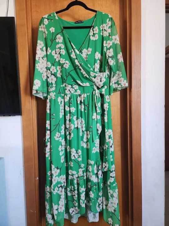Vestido midi verde floral tam 48