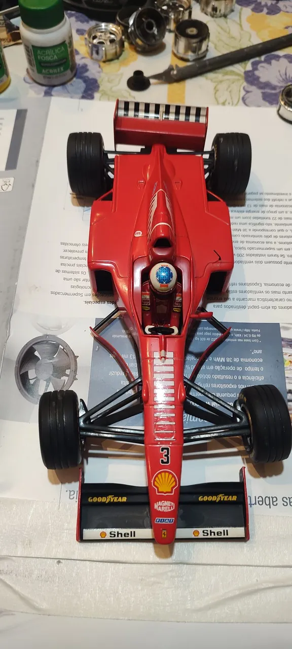 Miniatura Fórmula 1 Ferrari f310B Schumacher escala 1:18 Minichamps s/caixa s/base