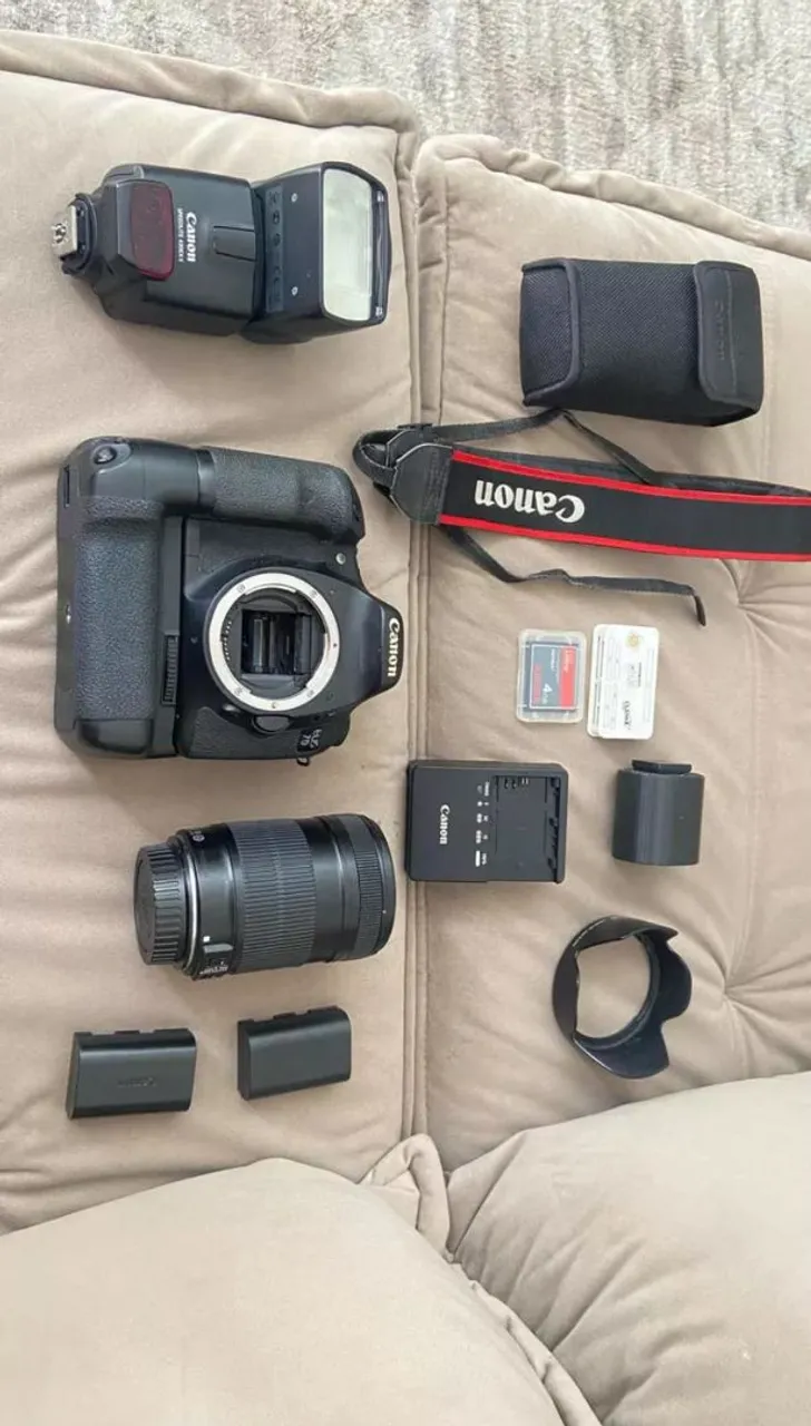 Kit Canon 7D Completo - Câmera, Lente, Flash e Acessórios