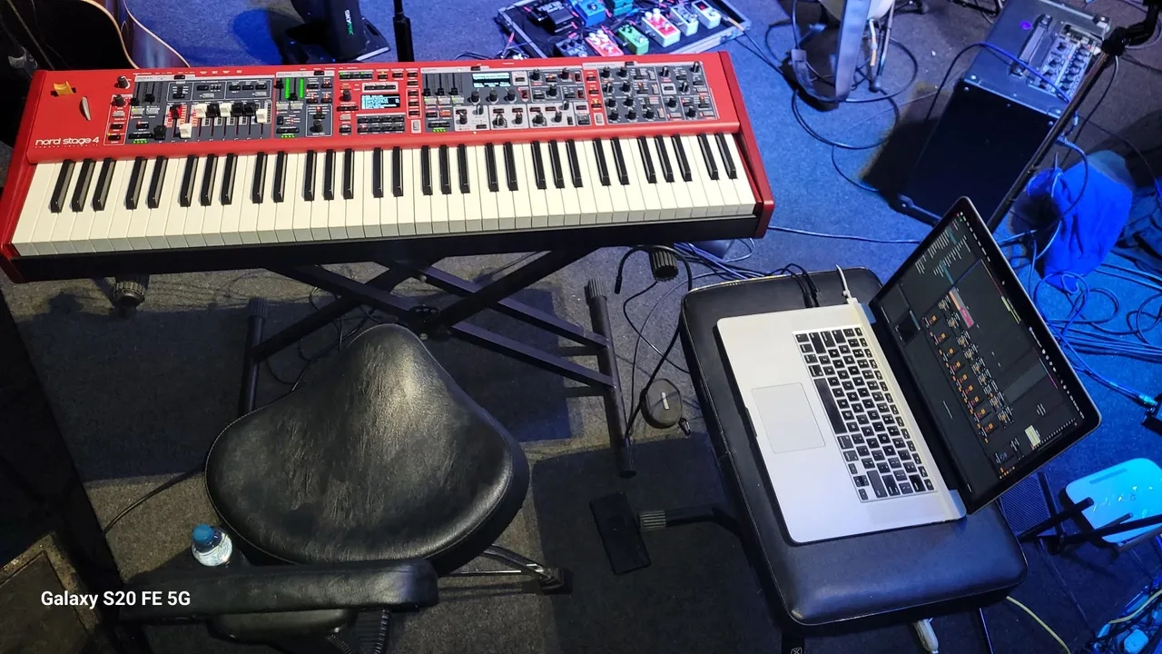 Teclado Nord Stage 4