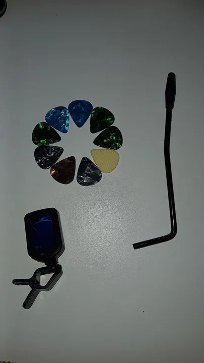 Guitarra Elétrica + Amplificador Borne + Pedal Cuvave - Foto 6