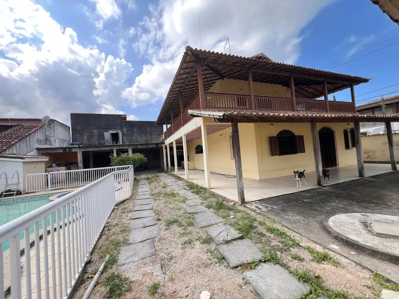 CASA À VENDA EM CONDOMÍNIO UNAMAR, CABO FRIO