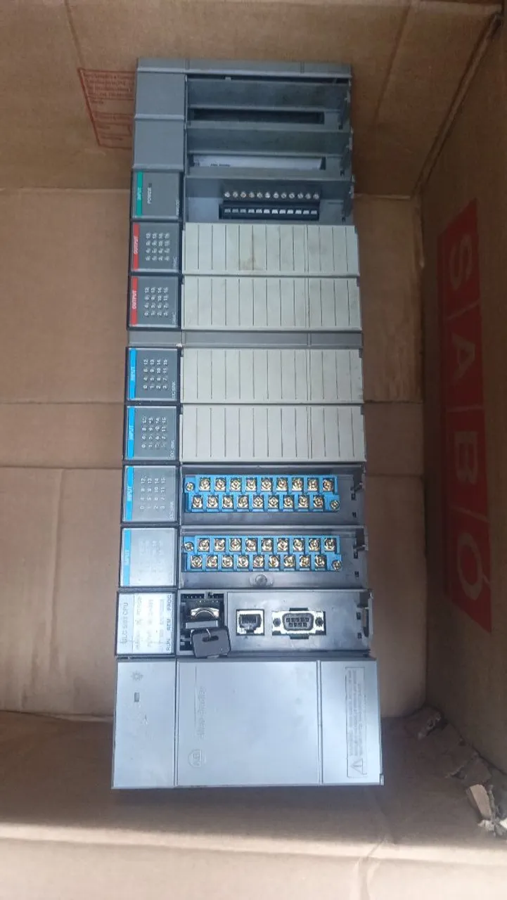 Controlador Lógico Programável (CLP) Allen-Bradley