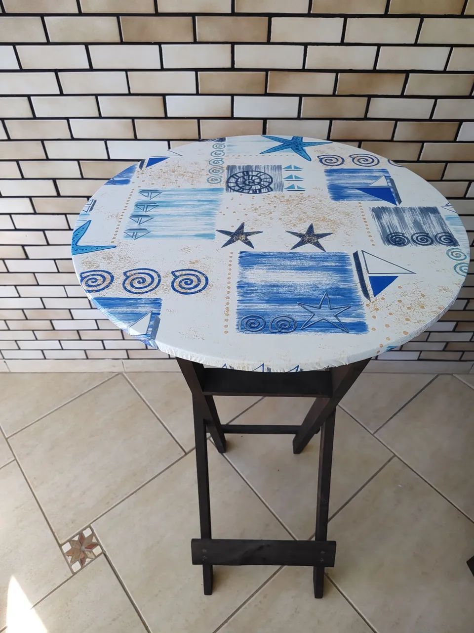 Mesa bistrô dobrável com assento estofado revestido com courino direto do fabricante.  - Foto 5