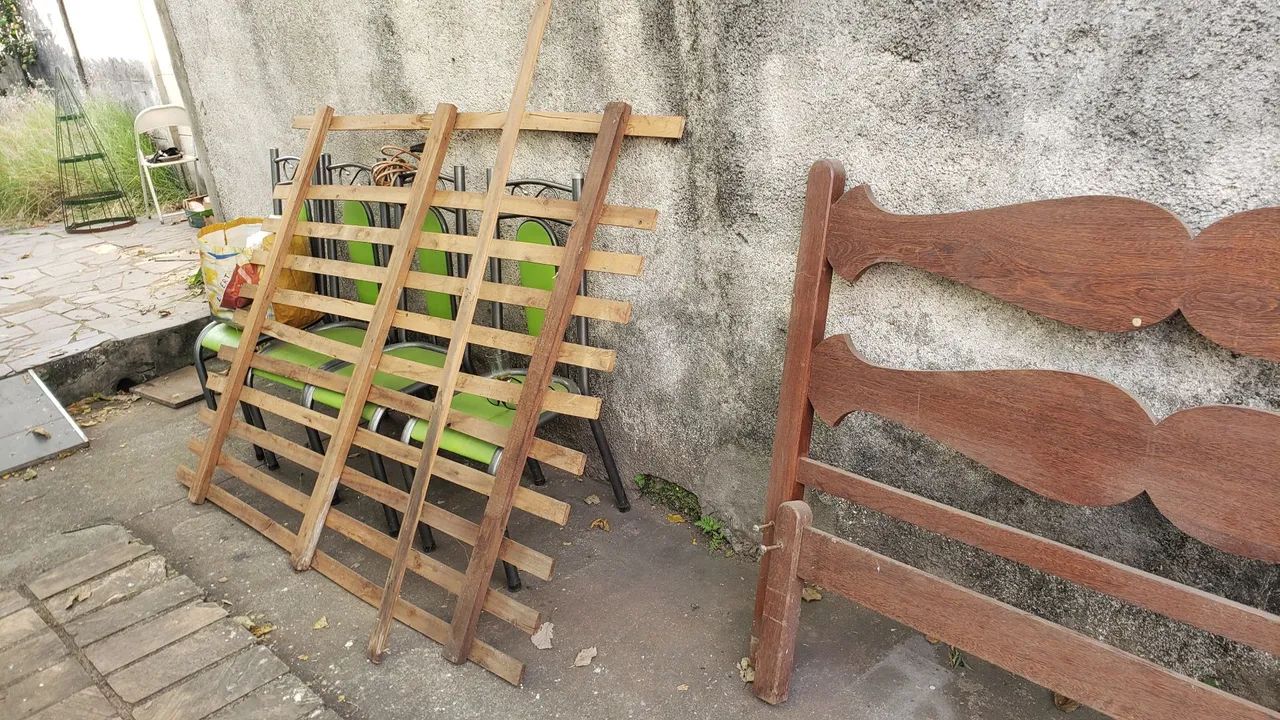 Cama de Madeira Vintage