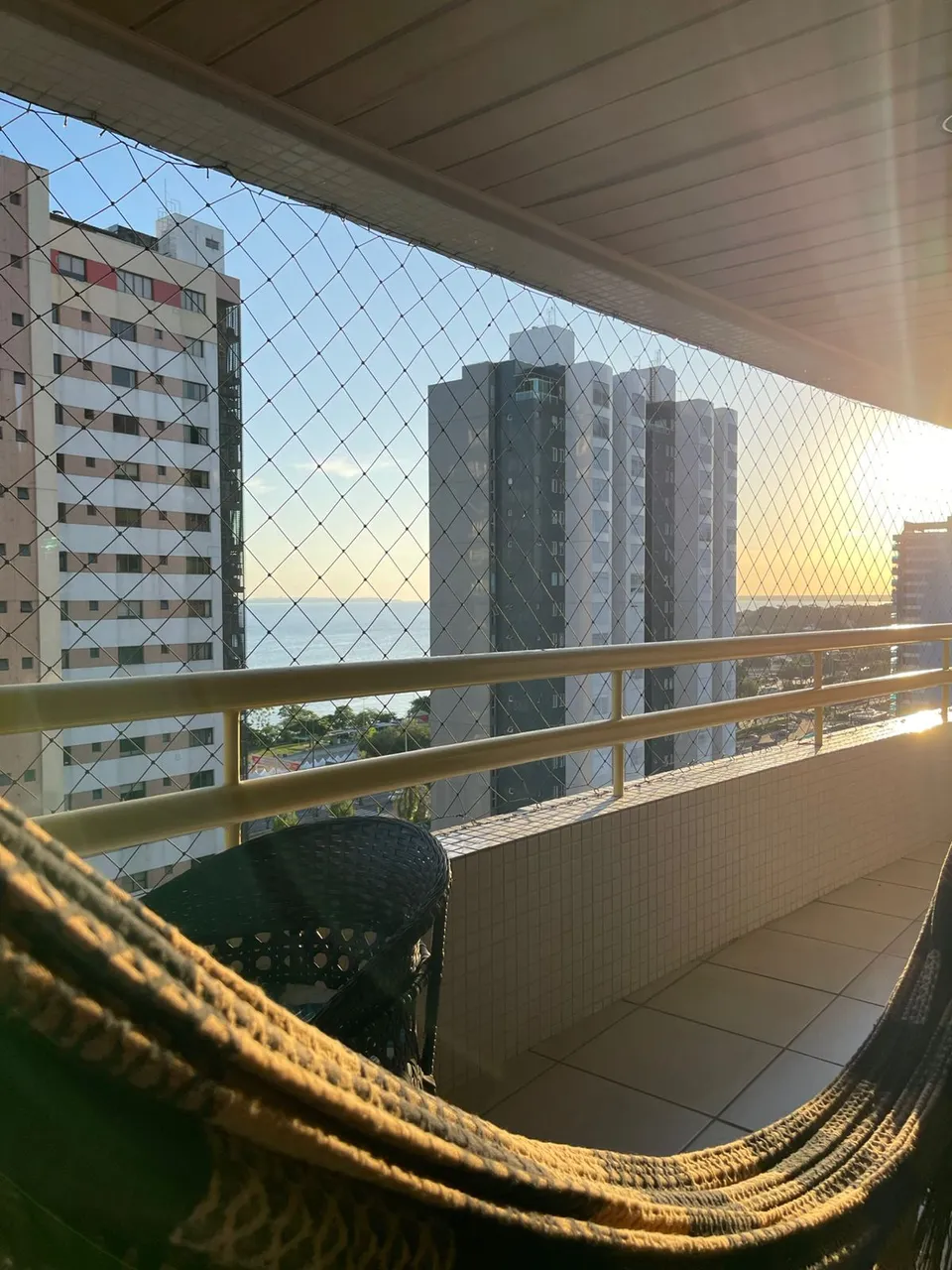 ALTO PADRÃO NA PONTA NEGRA  3 SUÍTES, ANDAR ALTO, 2 VAGAS - R$ 1.100.000,00