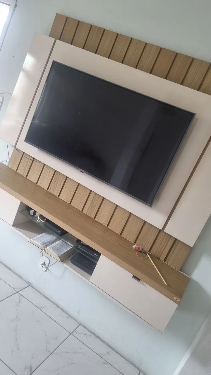 Painel de Tv64169237840385124