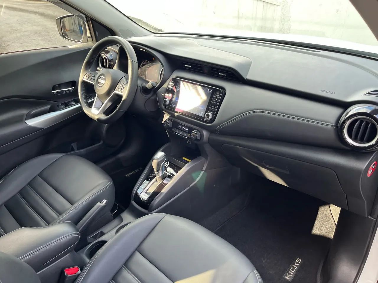 KICKS 1.6 EXCLUSIVE CVT 2023  IPVA 25 - Foto 5