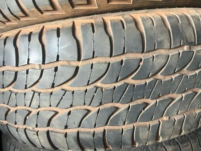 Pneu 215/65/16 Michelin  80% Vida Util!