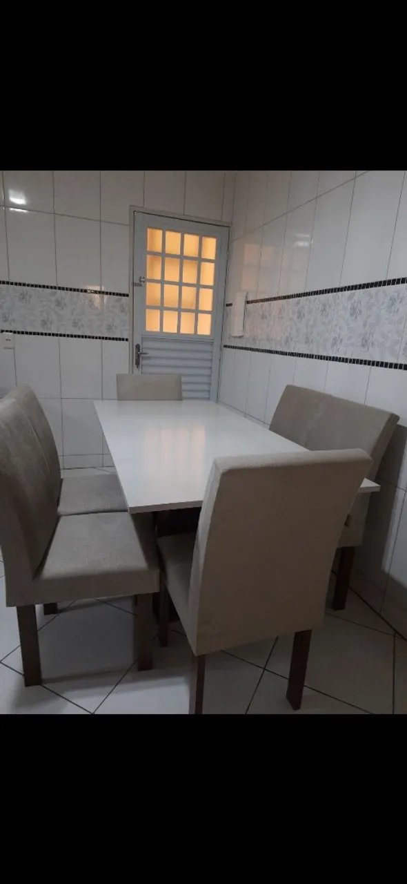 Mesa de Jantar com 4 Cadeiras