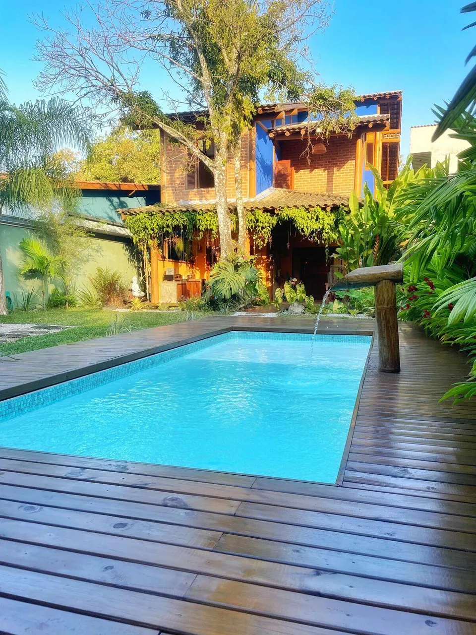 Sobrado Á Venda com Piscina e Àrea gourmet em Ubatuba Litoral Norte SP