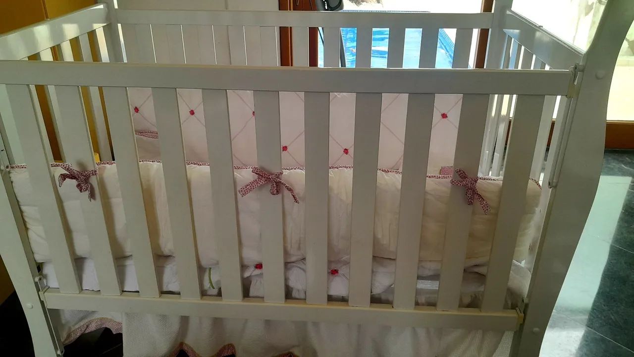 2 Enxovais de berço com detalhes florais - Foto 2