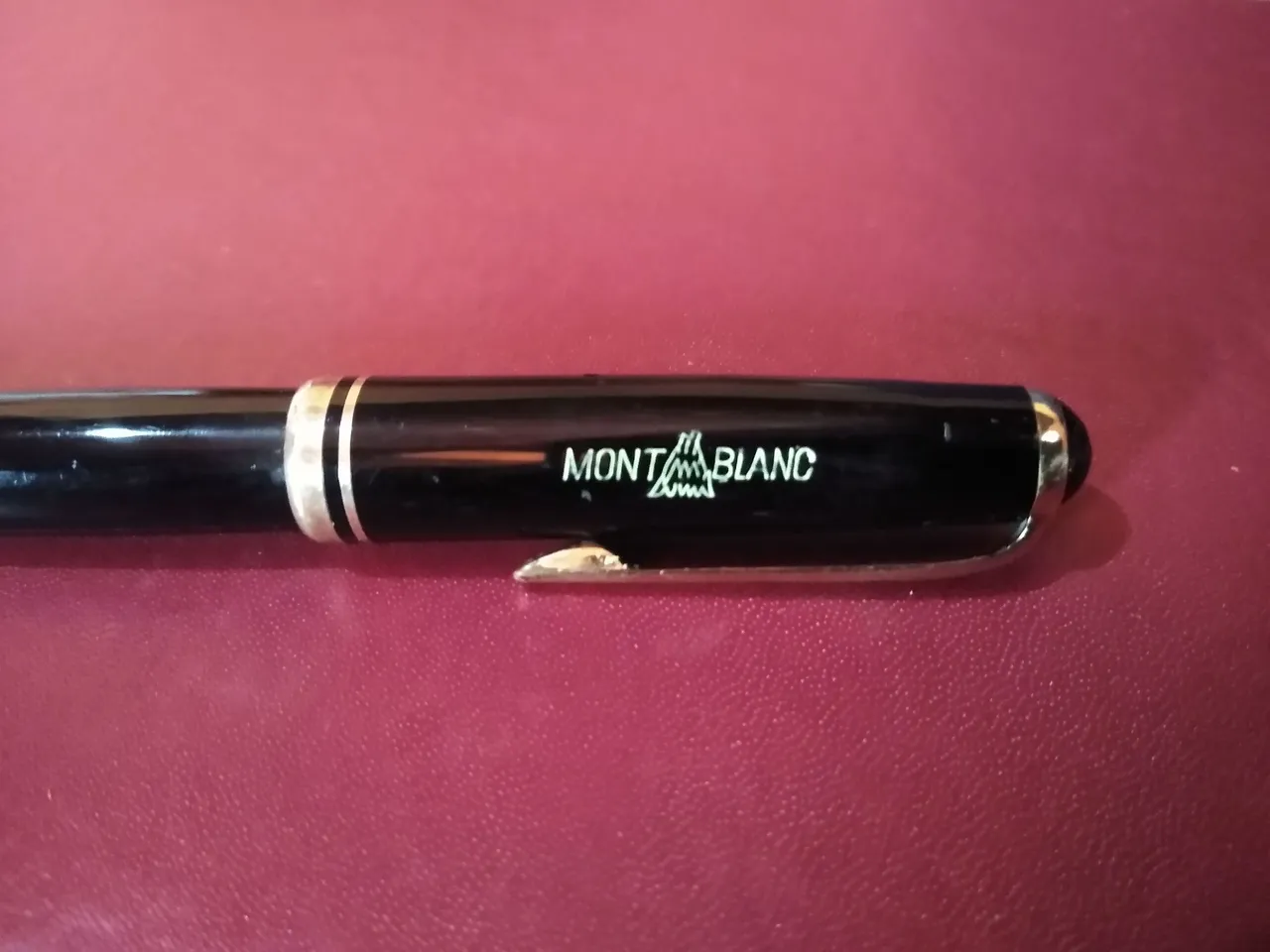 Caneta Montblanc Universitário anos 40, pena perfeita, carregando
