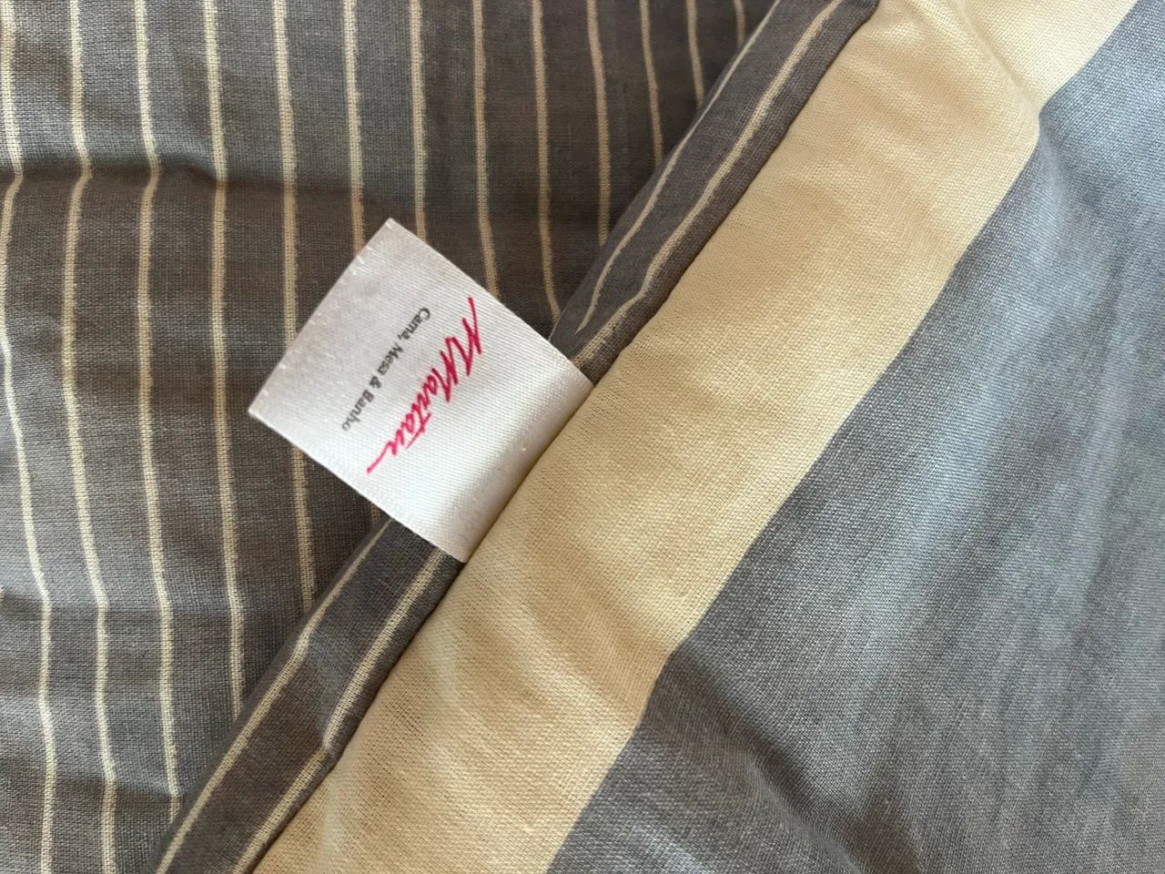 Edredon M Martan King com 2 fronhas azul e branco Medida 2,40M X 2,80M - Foto 3