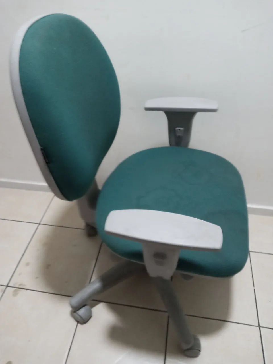 Cadeira de Escritório Giratória com Braços - Foto 2