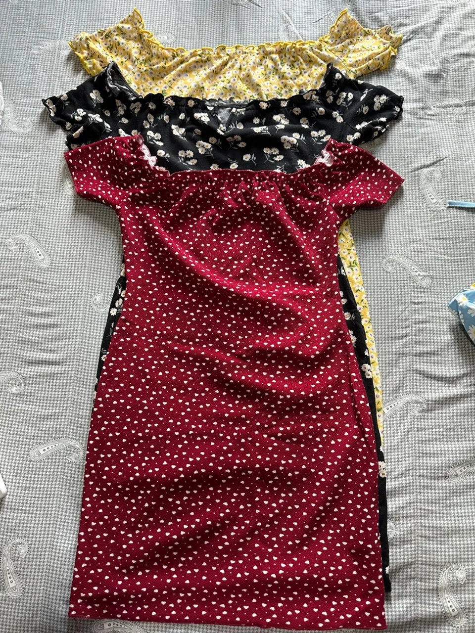 3 Vestidos Floridos - Tamanhos P/M