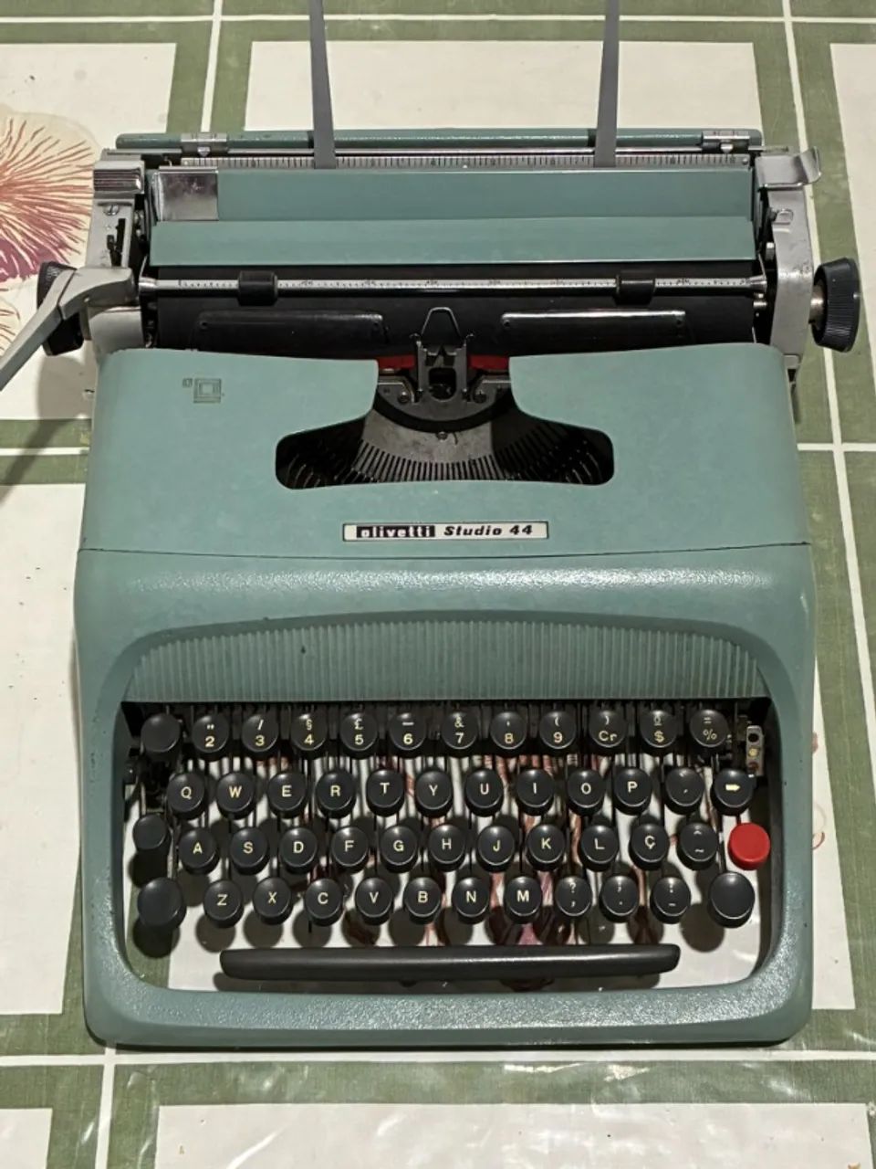Máquina de escrever Olivetti Studio 44 - Foto 2