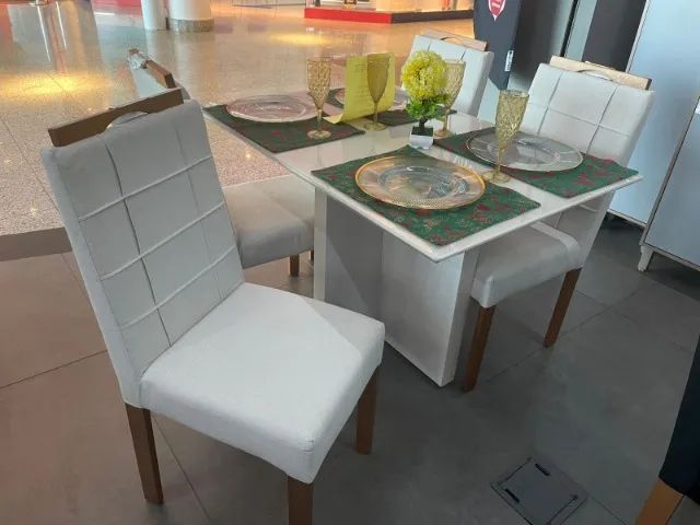 Mesa Mali 1.20x80 com 4 cadeiras em madeira maciça 