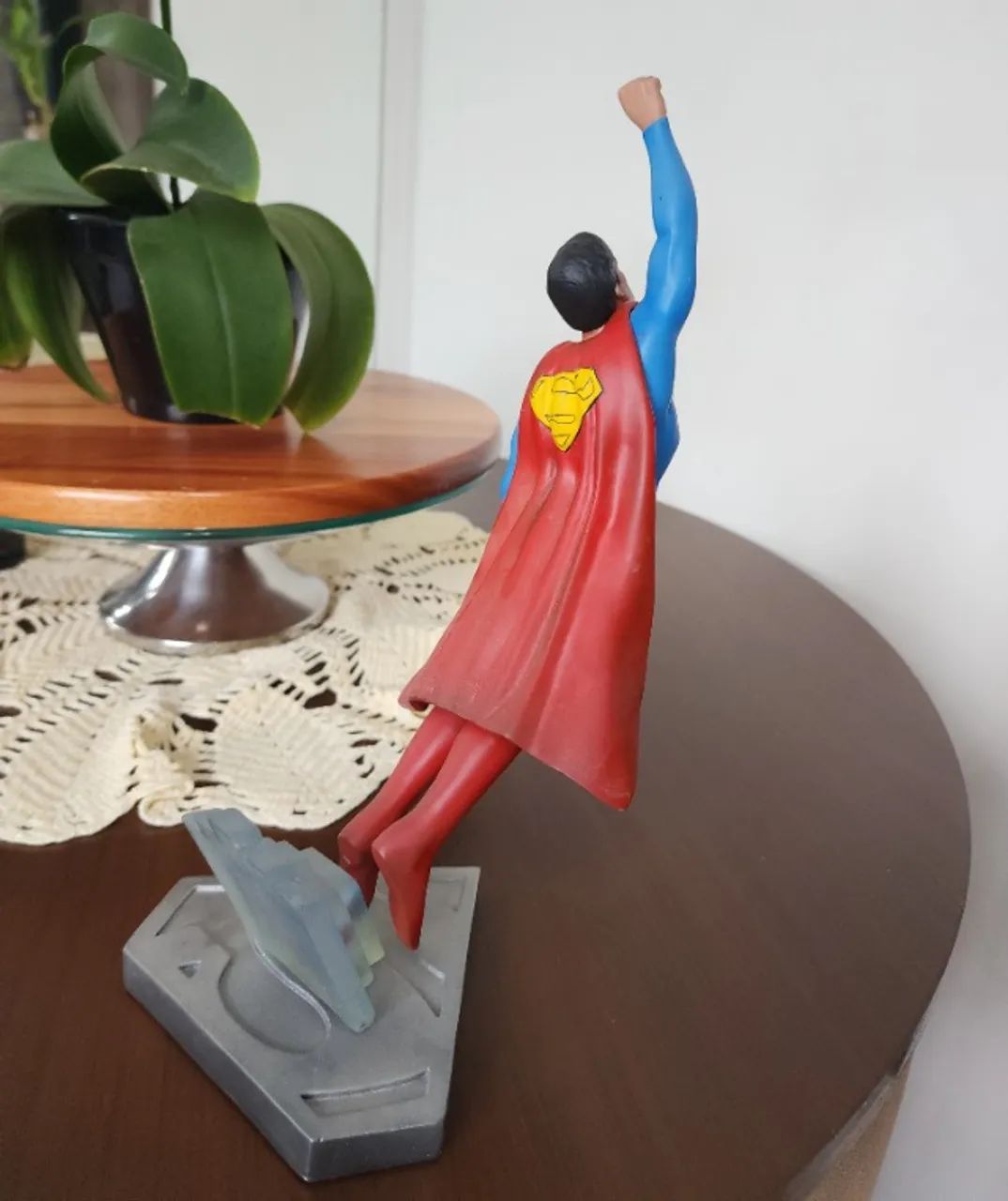 Superman Voando Estátua 35cm Christopher Reeve - Foto 2