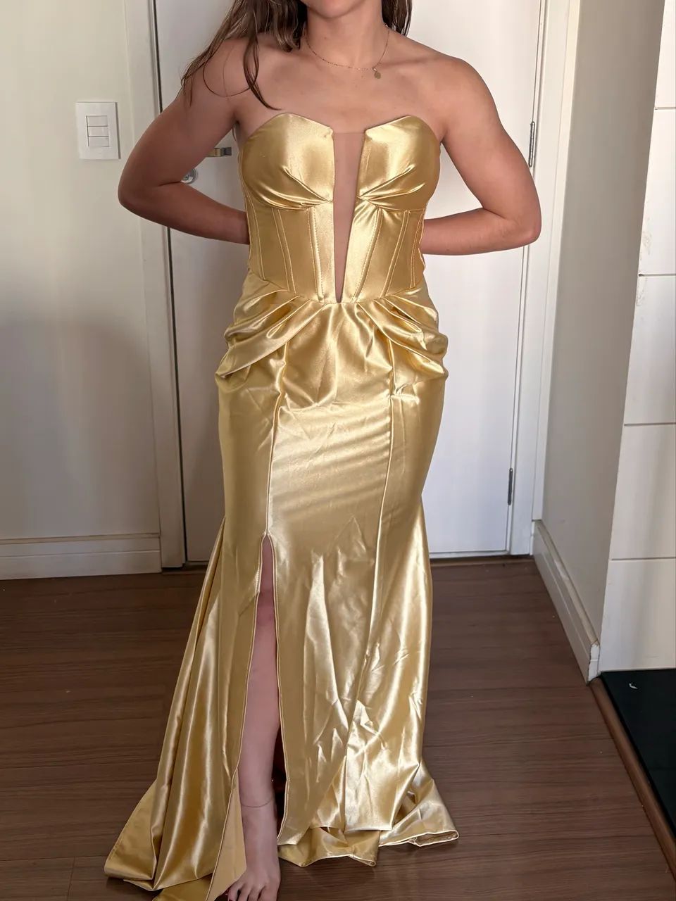 VESTIDO DE FESTA LONGO DOURADO - Foto 4