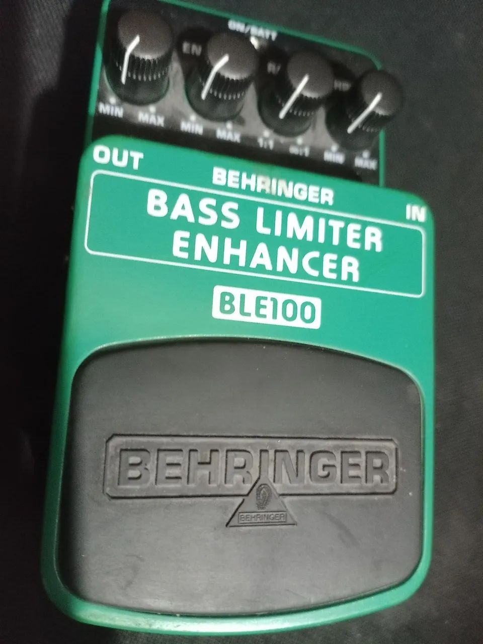 Pedal Behringer p Contra baixo