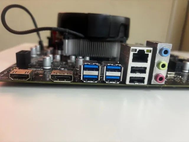 Kit placa mae A520M Processador Ryzen 3200G com 8GB de RAM - Foto 3