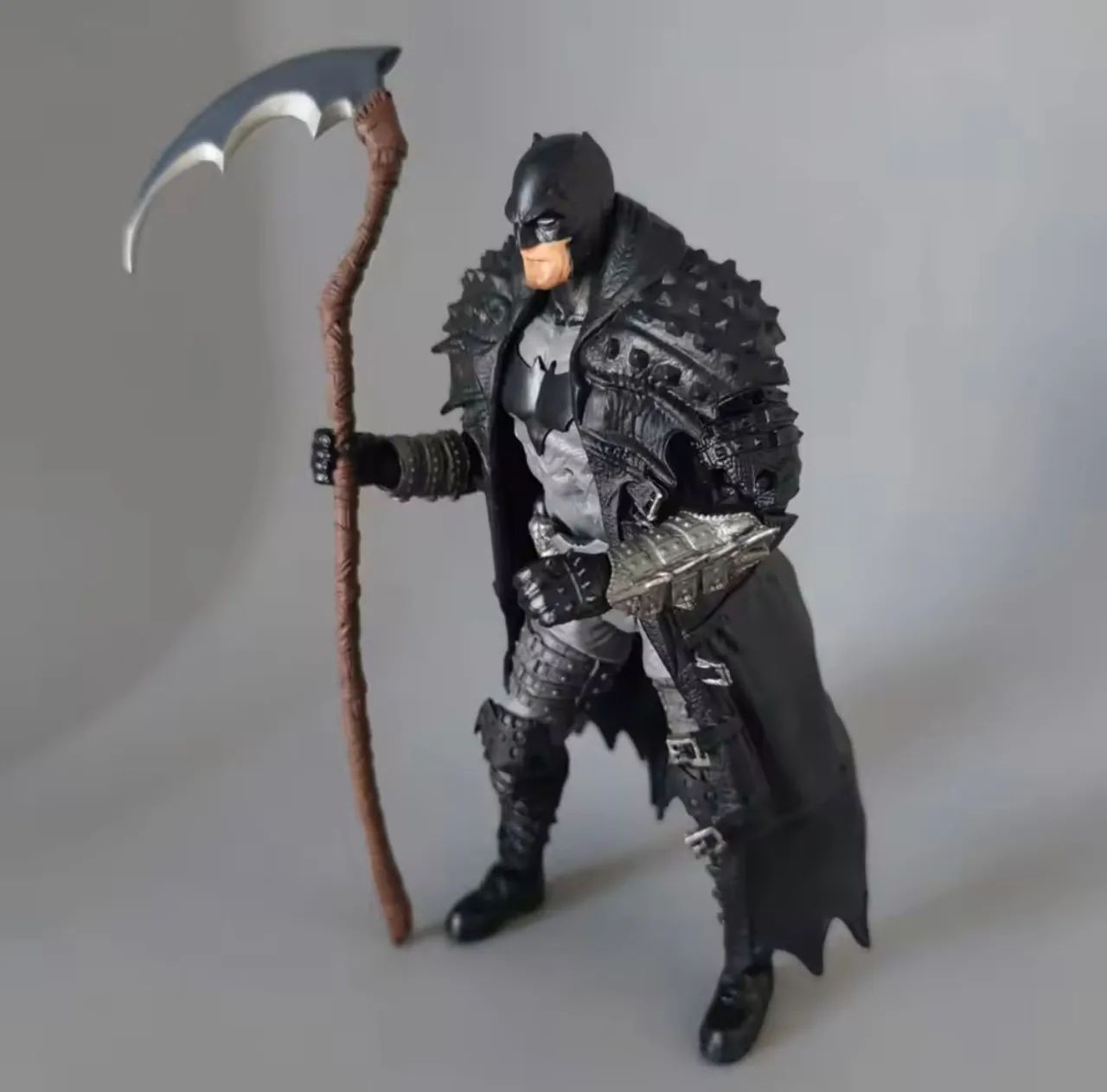 ACTION FIGURE / BATMAN DARK KNIGHT