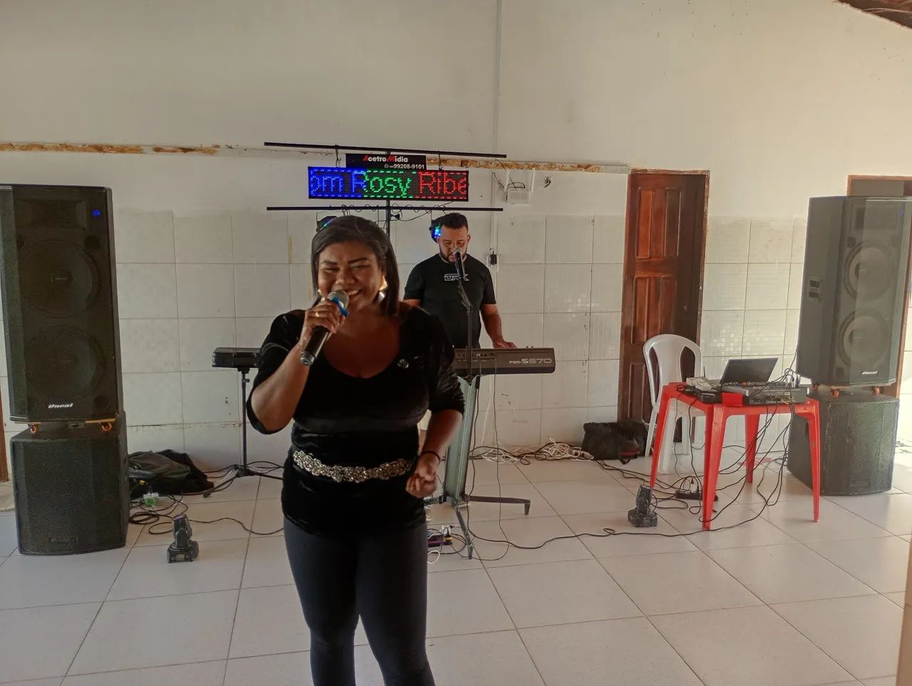 Som / Cantora e Tecladista para eventos 